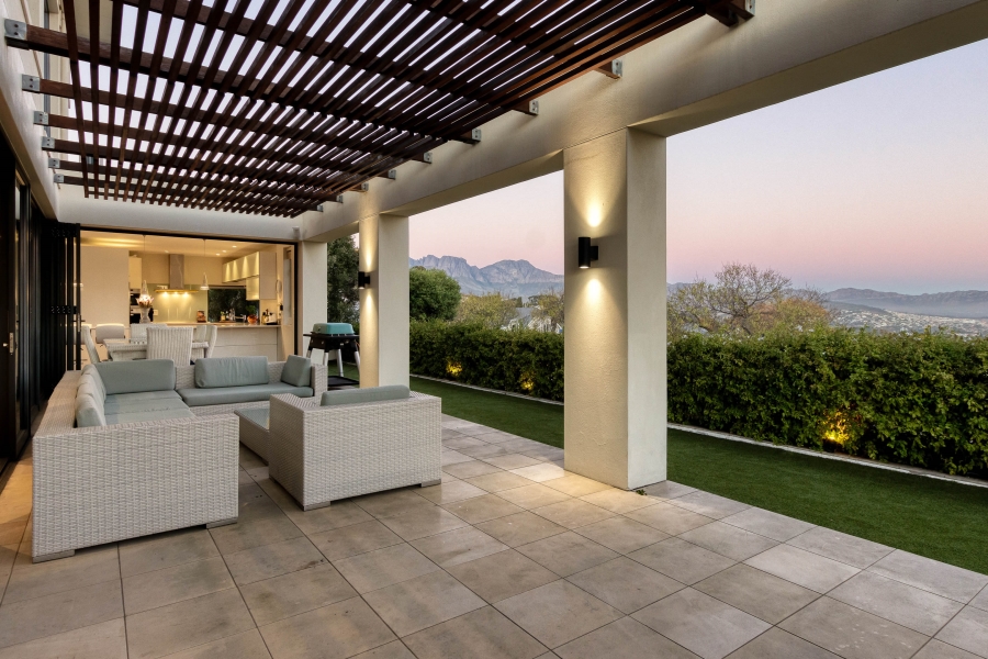 4 Bedroom Property for Sale in Briza Western Cape